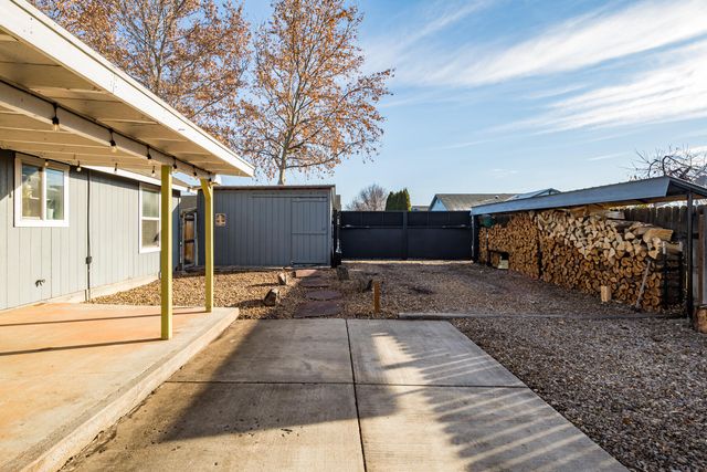 692 NE Fieldstone Lane, Prineville, OR 97754