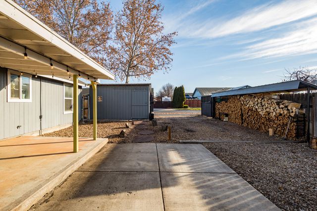 692 NE Fieldstone Lane, Prineville, OR 97754