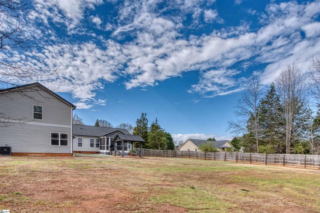 15 Chickadee Drive, Pelzer, SC 29669