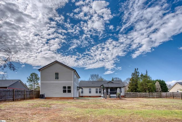 15 Chickadee Drive, Pelzer, SC 29669