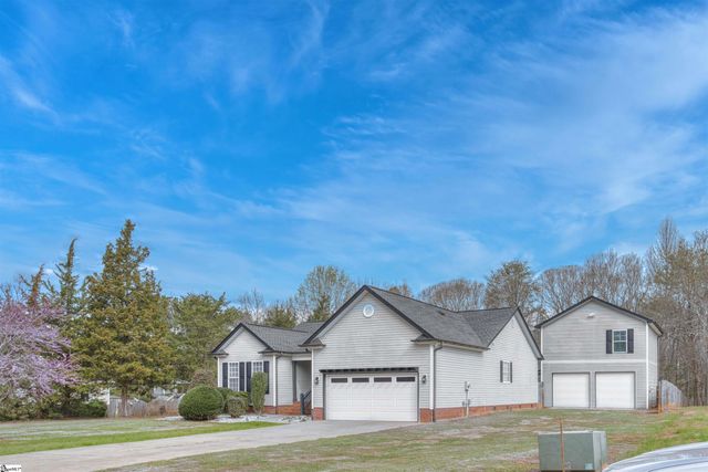 15 Chickadee Drive, Pelzer, SC 29669