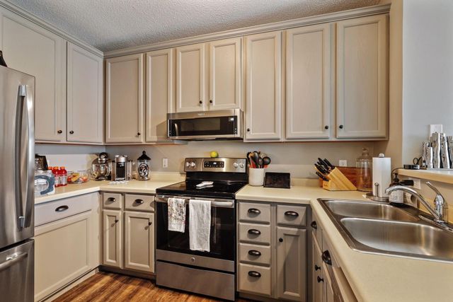 660 N 2nd Street 410, Minneapolis, MN 55401