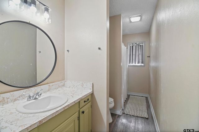 220 An County Road 3732, Palestine, TX 75801