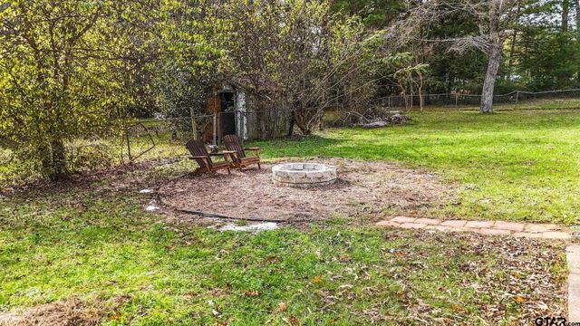 220 An County Road 3732, Palestine, TX 75801