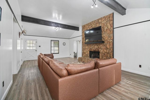 220 An County Road 3732, Palestine, TX 75801