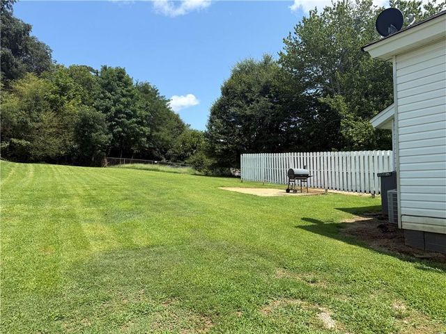 28 Quarry Street, Gainesville, GA 30501