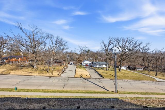 1728 Applewood Place NE, Cedar Rapids, IA 52402