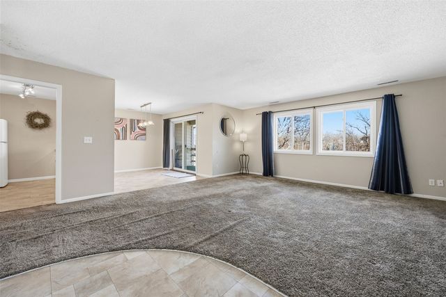 1728 Applewood Place NE, Cedar Rapids, IA 52402