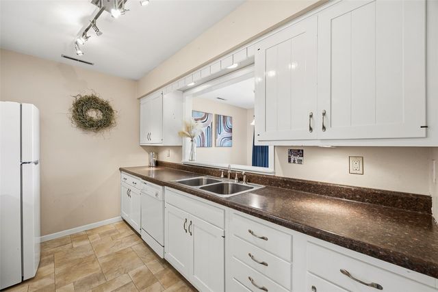 1728 Applewood Place NE, Cedar Rapids, IA 52402