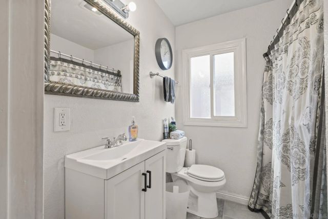 1309 105th Ave, Oakland, CA 94603