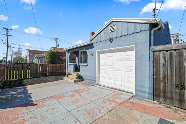 1309 105th Ave, Oakland, CA 94603