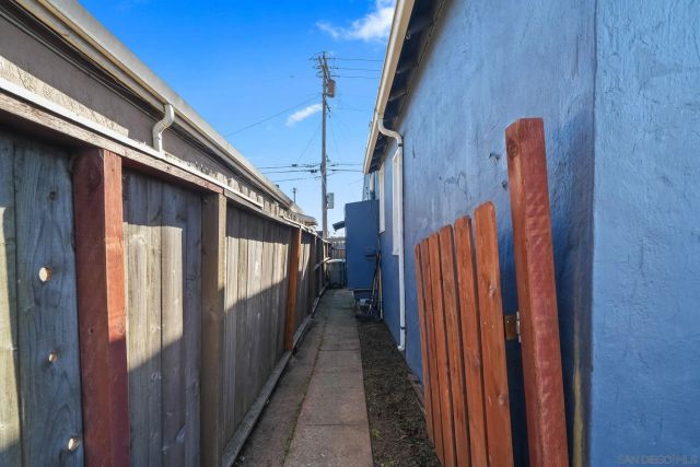 1309 105th Ave, Oakland, CA 94603