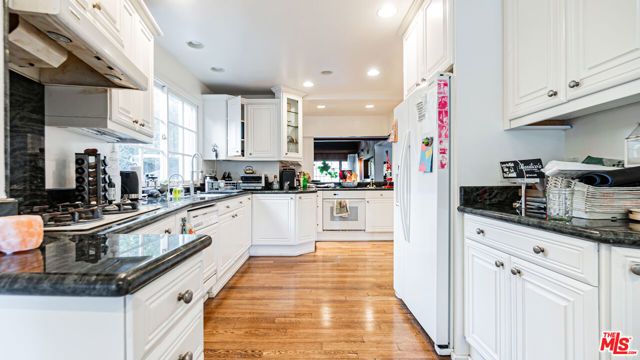 863 Manning Avenue, Los Angeles, CA 90024