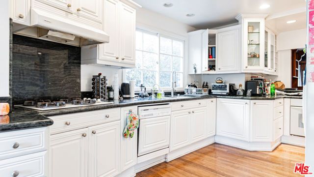 863 Manning Avenue, Los Angeles, CA 90024