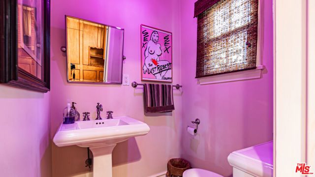 863 Manning Avenue, Los Angeles, CA 90024