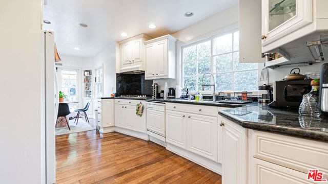 863 Manning Avenue, Los Angeles, CA 90024
