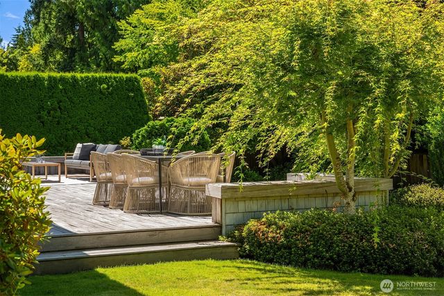 3029 92nd Avenue NE, Clyde Hill, WA 98004