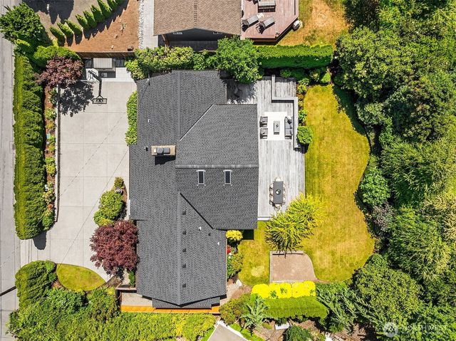 3029 92nd Avenue NE, Clyde Hill, WA 98004