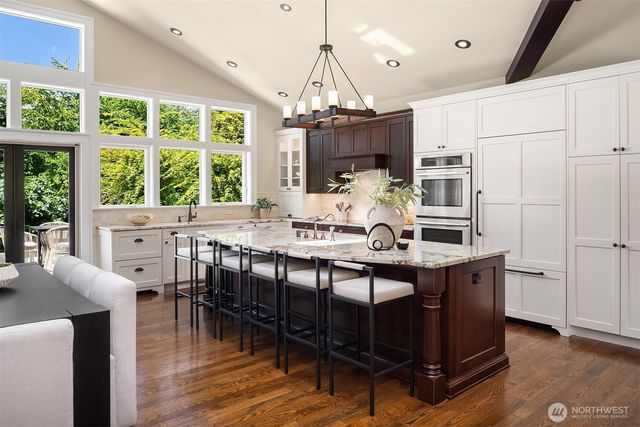 3029 92nd Avenue NE, Clyde Hill, WA 98004