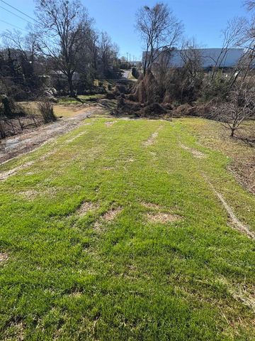 209 W Claremont Street, Gaffney, SC 29340