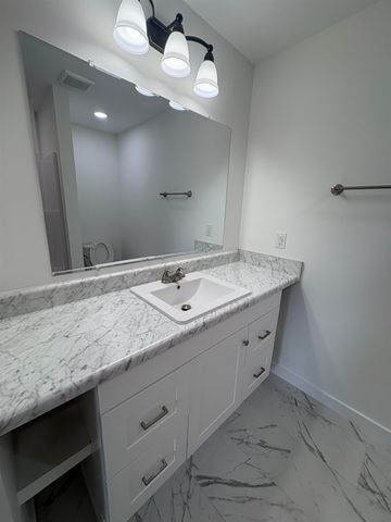 209 W Claremont St, Gaffney, SC 29340