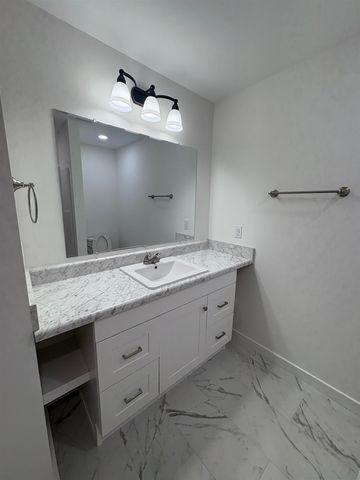 209 W Claremont St, Gaffney, SC 29340