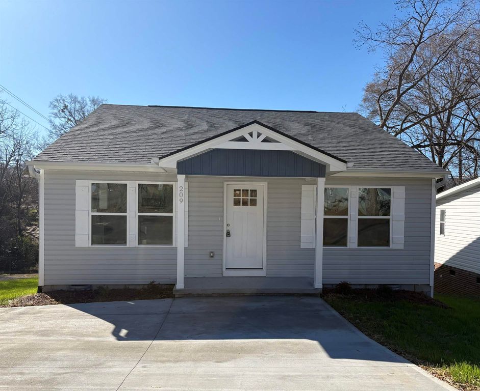 209 W Claremont Street, Gaffney, SC 29340