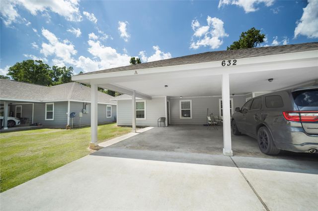 632 Luke Street B, Dayton, TX 77535
