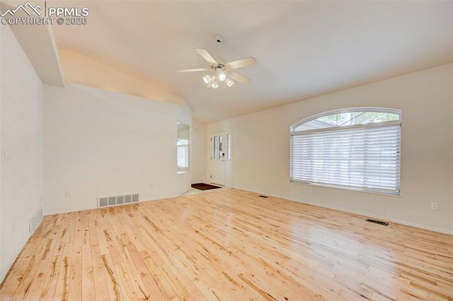 433 W Fairway Drive, Pueblo, CO 81007