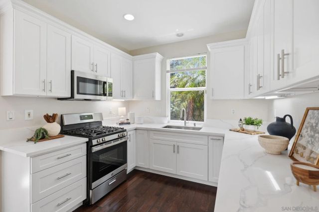 7385 Healis Pl, San Diego, CA 92129