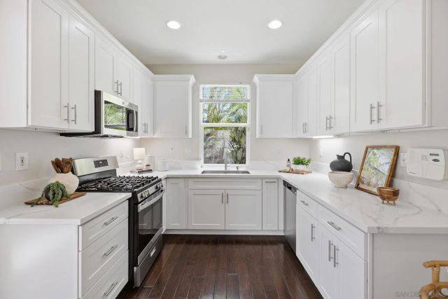 7385 Healis Pl, San Diego, CA 92129