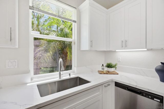 7385 Healis Pl, San Diego, CA 92129