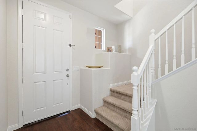 7385 Healis Pl, San Diego, CA 92129