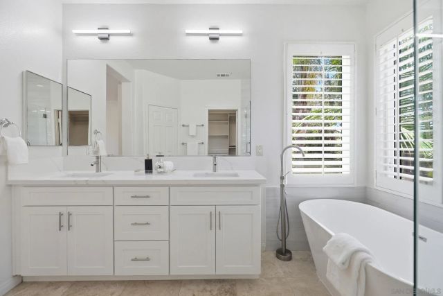 7385 Healis Pl, San Diego, CA 92129