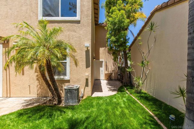 7385 Healis Pl, San Diego, CA 92129