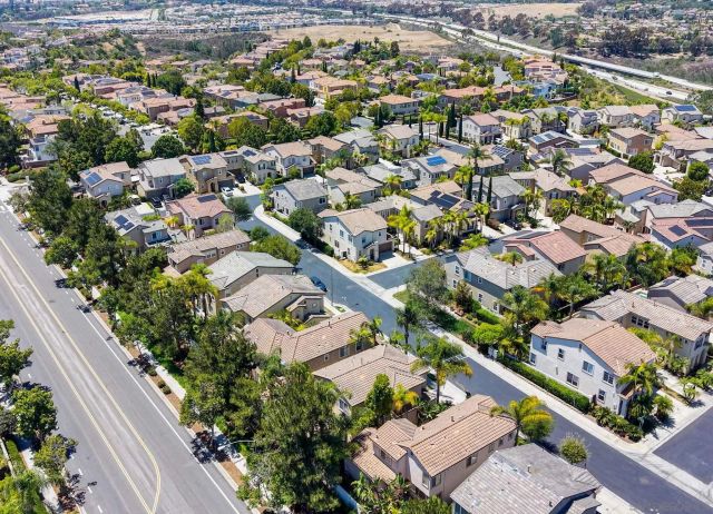 7385 Healis Pl, San Diego, CA 92129