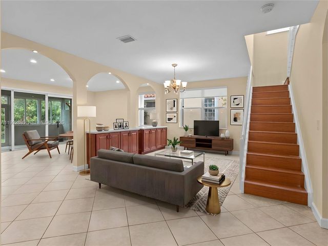 1764 NW 166th Avenue, Pembroke Pines, FL 33028