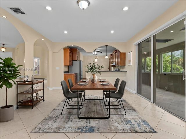 1764 NW 166th Avenue, Pembroke Pines, FL 33028