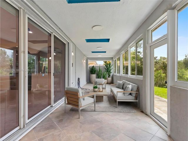 1764 NW 166th Avenue, Pembroke Pines, FL 33028