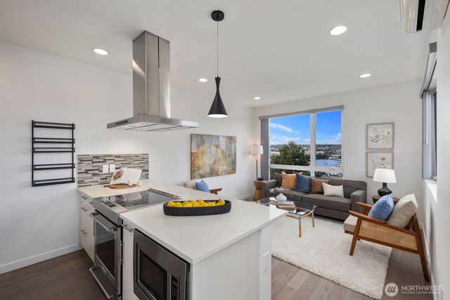 1208 W Emerson Street, Seattle, WA 98119