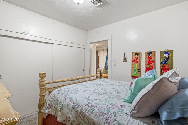 5731 2nd Avenue, Los Angeles, CA 90043