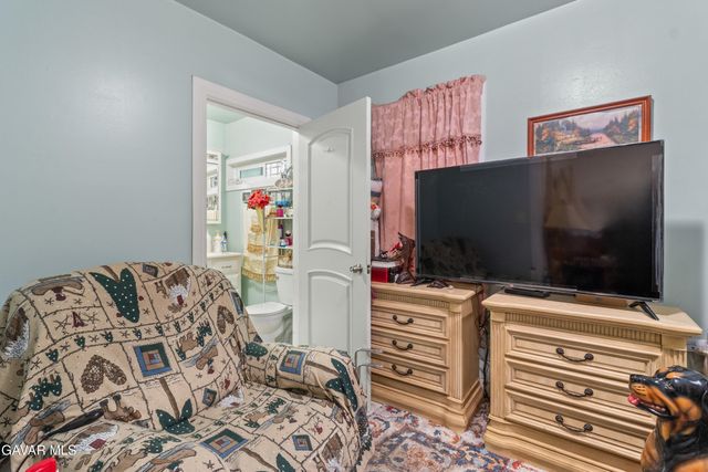 5731 2nd Avenue, Los Angeles, CA 90043