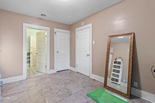 5731 2nd Avenue, Los Angeles, CA 90043