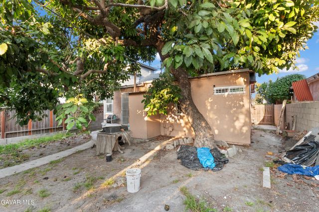 5731 2nd Avenue, Los Angeles, CA 90043