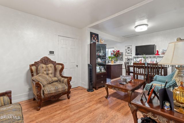 5731 2nd Avenue, Los Angeles, CA 90043