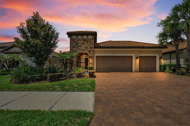 8707 SORANO VILLA DRIVE, Tampa, FL 33647