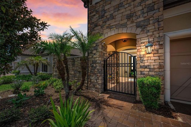 8707 SORANO VILLA DRIVE, Tampa, FL 33647