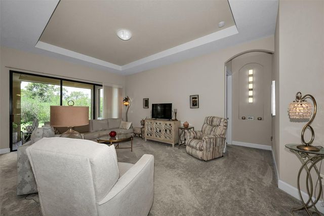 8707 SORANO VILLA DRIVE, Tampa, FL 33647