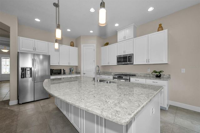 8707 SORANO VILLA DRIVE, Tampa, FL 33647
