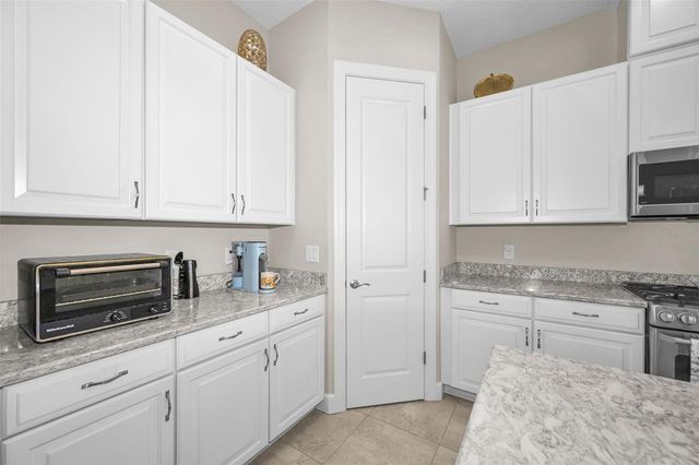 8707 SORANO VILLA DRIVE, Tampa, FL 33647